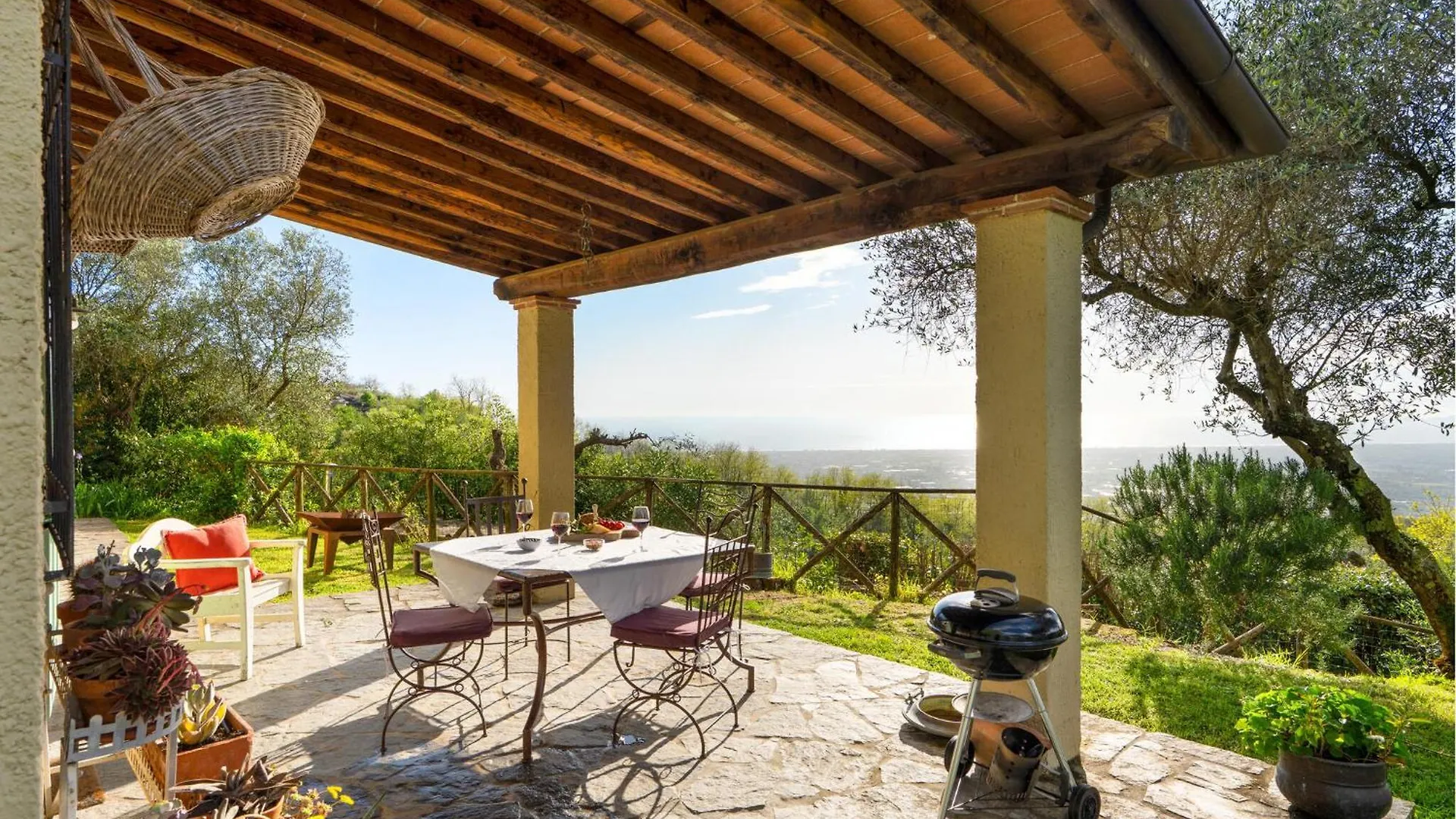 La Piana Villa Mommio 0*,  Italien